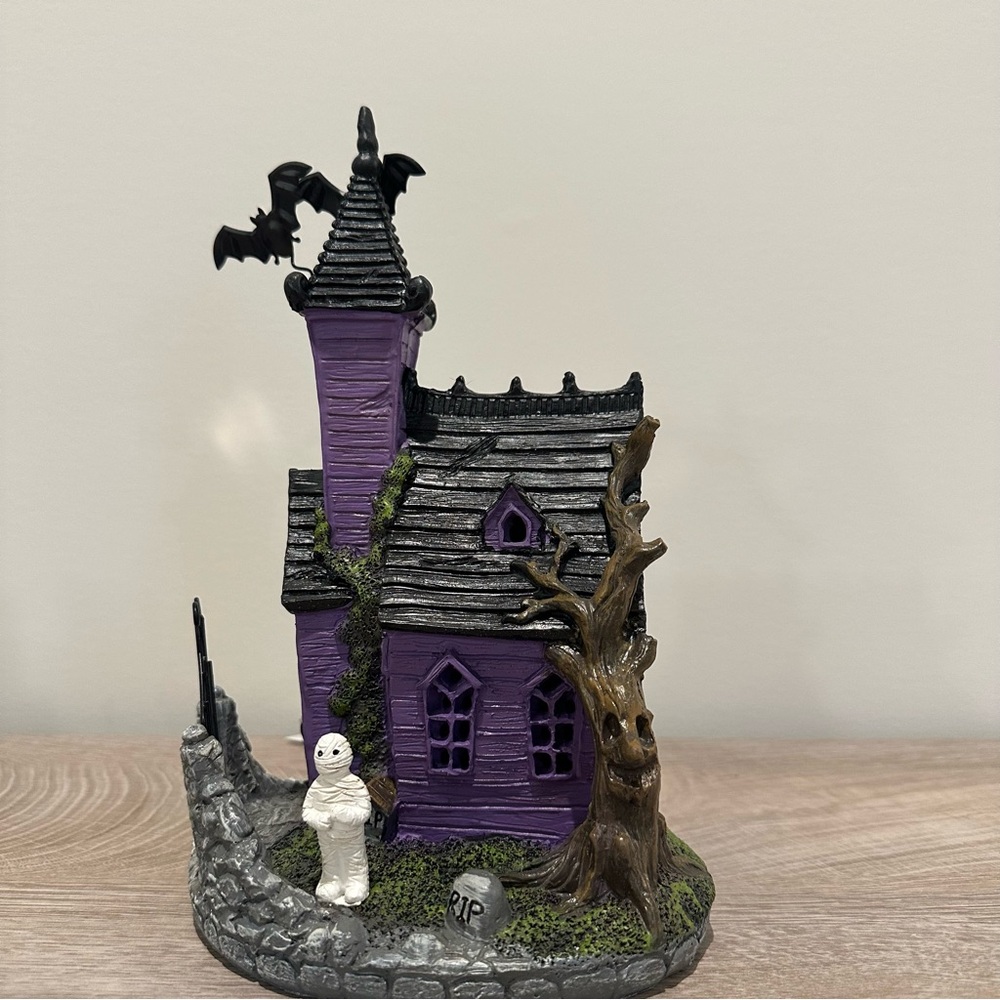 Halloween resin pre-lit Purple Haunted House Figurine with Bats and Mummy